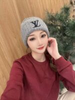 配防尘袋〈对版高品质，羊毛品质认准咯〉
路易威登LOUIS VUITTON🎩官方热卖爆款，羊毛针织毛线帽，时尚好品质高端大气，超柔软！超火爆💖质感很赞，出街超好搭配！时尚潮流！秋冬必备单品，快快入手哦！ - Image 3