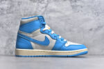 ▪🐼权威实拍💯#AD52310
新货🚀#Air Jordan 1 High OG "UNC Reimagined" AJ1 乔1做旧北卡蓝复刻 爆裂纹高帮篮球鞋 DZ5485-402

全新批次 原厂皮料 正确爆裂纹
清洁度超高，所有细节经得起推敲，外贸零售首选版本 高价零售推荐版本💪🏻 
原楦原纸板开发 极致一眼正品既视感 原厂皮料 原厂拉帮工艺 全部采用原厂电脑车 针距 边距完全同步原鞋 原厂特供皮料承诺百分百一致原鞋 鞋面清洁度最高QC检验标准 控制溢胶 飞翼3D高频深度立体 全市场仅此一家  鞋盒、防尘纸  均采购来自原厂 
尺码：36 36.5 37.5 38 38.5 39 40 40.5 41 42 42.5 43 44 44.5 45 46 47.5 - Image 3