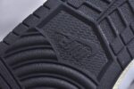 ▪细节鉴定
乔丹 Air Jordan 1 Retro High AJ1乔丹一代高帮经典复古文化休闲运动篮球鞋 555088-009 - Image 5