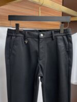TF's new casual trousers from the 25th year have a clean and sleek cut, exuding a strong urban style. They are made of finely woven fabric that feels soft, sticky, and dry, giving them a crisp and stylish upper effect. Exquisite hardware, very attractive for business and leisure. With so many top-notch materials, it creates a high-end product with unparalleled value, which is the first choice for high-end trendy and fashionable peopleSize: 29-40 - Image 3