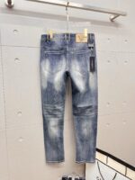 【Armani Jeans | Classic Denim, Embossed with Luxury DNA】 When streetwear meets haute couture, a pair of jeans can become a badge of status.
Deconstructing the language of denim with centuries-old craftsmanship, we infuse every inch of fabric with a modern attitude and luxurious details, making everyday wear a silent declaration of taste.
✨ A pair of jeans is an attitude, and even more so, a legacy.
It's not just a wardrobe essential, but also an interpretation of the brand's spirit—
"From suitcases to jeans, we have always defined the boundaries of luxury with the ultimate craftsmanship."
Sizes: 28-42 - Image 8