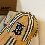Burberry's new early spring baseball cap, simple yet fashionable, suitable for both men and women! High quality products, enjoy a sense of premium quality! - Image 2