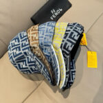 New shipment!Comes with box bag, Fendi's new original baseball cap, double F-jacquard, a perennial hot selling item at the counter, with excellent reputation. Customized 1:1 mold, original jacquard sail fabric+top layer cowhide, lightweight and breathable! Excellent quality, basic head circumference of 56, adjustable patch. - Image 9