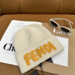 Fendi FENDI Knitted Hat 😘 😱 Simple and elegant 👍  The tight knitting method is very thick, soft and comfortable 🙈 Warm and stylish ❤️ can't bear to put it down 👍 Dear, hurry up and get it 👍😘 Same gender design! - Image 7