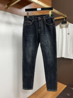【Armani Jeans | Classic Denim, Embossed with Luxury DNA】 When streetwear meets haute couture, a pair of jeans can become a badge of status.
Deconstructing the language of denim with centuries-old craftsmanship, we infuse every inch of fabric with a modern attitude and luxurious details, making everyday wear a silent declaration of taste.
✨ A pair of jeans is an attitude, and even more so, a legacy.
It's not just a wardrobe essential, but also an interpretation of the brand's spirit—
"From suitcases to jeans, we have always defined the boundaries of luxury with the ultimate craftsmanship."
Sizes: 28-42 - Image 2