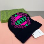 Comes with dust bagGUCCI Original Single Hat Official Website New Product Launch with Decorative Knitted Hat, Love [Love] Wool and Cashmere Double layer Hat 😱😘 Warm and stylish, simple and elegant, more fashionable and high-end!