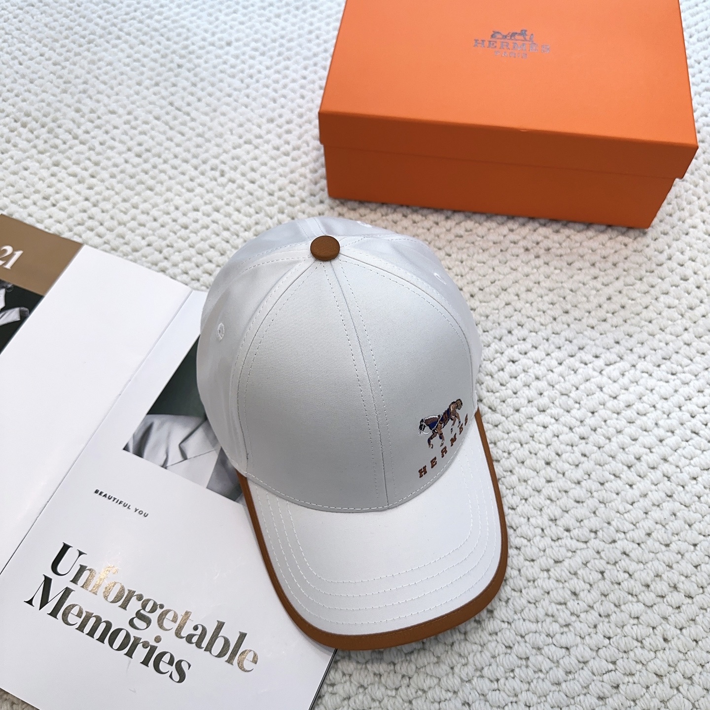 💰新款出货 HERMÈS (爱马仕)最新款原单棒球帽，拼色H，正品开模订制，原版透气帆布面料+原厂精钢调节扣，做工细致，时尚帅气质量超赞！
