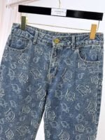 [Dior Jeans | Classic Denim, Embossed with Luxury DNA] When streetwear meets haute couture, a pair of jeans can become a badge of status.
Deconstructing the language of denim with centuries-old craftsmanship, Dior infuses every inch of fabric with a modern attitude and luxurious details, making everyday wear a silent declaration of taste.
✨ A pair of jeans is an attitude, and a legacy.
It's not just a wardrobe essential, but also an interpretation of the brand's spirit—
"From suitcases to jeans, we have always defined the boundaries of luxury with the ultimate craftsmanship."
Sizes: 28-42 - Image 3