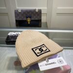 配防尘袋
香奈儿CHANEL🎩羊绒羊毛品质针织帽，时尚好品质高端大气，超柔软！超火爆💖质感很赞，出街超好搭配！时尚潮流！秋冬必备单品，快快入手哦！ - Image 7