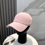 LV路易威登官网同步高版本 新款牛仔棒球帽🧢
火爆技术升级，洗水牛仔风街头风十足
更符合现在时尚小哥哥小姐姐的style，机场街拍超飒！