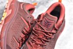 HOKA ONE ONE Tor Uitra Low 托亚潮流户外越野登山功能鞋 鞋款利用机能、户外、复古元素将都市型格与户外机能无缝结合 既能自由穿梭于城市的钢筋水泥之间 也能轻松演绎山系潮流搭配 全粒面皮革结合模压鞋口 提升持久耐穿度 直至鞋头的鞋带设计 舒适灵活的调节 搭配鞋头处HOKA ONE ONE飞翼纹饰 营造了个性十足的张扬气场 Tor Ultra 配备 Vibram® 鞋底与 EVA 和RMAT® 中底 给穿著者最佳的抓地力及舒适性 另外中底的金属摇杆可稳定脚部行程 当走过崎岖山路时依然让脚部得到平稳的感觉 而整对鞋以皮革和耐用尼龙布材打造 与坚固的鞋底相结合，可以牢固地支撑脚部和脚踝 另外外层搭载的Event技术 保持鞋履防水以及鞋内透气作用 SIZE：36 36.5 37.5 38 38.5 39 40 40.5 41 42 42.5 43 44 44.5 45 - Image 9
