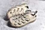 HOKA One One Hopara Sandals 霍帕拉系列水路两用溯溪涉水休闲户外露营凉鞋 作为先锋品牌的 HOKA ONE ONE总是以独特的方式 HOPA RA是一款溯溪鞋 又名排水鞋 可长期用于涉水和溯溪 保护脚底和脚趾的安全和舒适 鞋面材料速干 透气 耐磨 鞋底防滑 耐磨 抓地能力强 出于安全考虑 设计要求较高 涉水溯溪过程中 水 泥沙 可以直接从鞋内大孔排出 细纹鞋底使在岩石上抓地能力强 避免打滑 而上路后 鞋面具有快干透气等优点 尺码：36 36.5 37.5 38 39 40 40.5 41 42 42.5 43 44 45 - Image 7