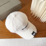 Balencia * a new Balenciaga baseball cap🧢 A simple, fashionable, super unbeatable and beautiful hat! - Image 7