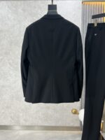 Dior 2023 Autumn/Winter New Products 📸 Casual and fashionable original suit set, with the brand's classic logo mark 👍🏻 Super generous, with lining design emphasizing perfect lines, perfectly blending the low-key and melancholic temperament of England with the exquisite and noble French style. A sleek and ergonomic cut, with a tall and handsome upper body, comfortable and slim fit, showcasing a gentlemanly demeanor. Selected suit fabric, with a soft and delicate touch, good luster and elasticity. Paired with this suit set, it is a great choice for stylish men. The silhouette and waist cinching cut add more comfort to their attire, making them look slim yet handsome! A must-have for trendy men! Counter size: S-2XL - Image 7