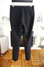 🔥 Ama */Arm * niAutumn New Arrivals 📸 Casual and fashionable original suit set, with the brand's classic logo mark 👍🏻 Super generous, with lining design emphasizing perfect lines, perfectly blending the low-key and melancholic temperament of England with the exquisite and noble French style. A sleek and ergonomic cut, with a tall and handsome upper body, comfortable and slim fit, showcasing a gentlemanly demeanor. Selected suit fabric, with a soft and delicate touch, good luster and elasticity. Paired with this suit set, it is a great choice for stylish men. The silhouette and waist cinching cut add more comfort to their attire, making them look slim yet handsome! A must-have for trendy men! Counter size: S-XXL, shipped next day! - Image 6