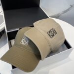 防尘袋
👒罗意威👒LOEWE新款原标设计棒球帽🧢质感超好，外部线条定位标准，做工精细，简约大气低价走量！ - Image 9