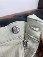 The new customized five bag casual trousers for BC 2025 spring and summer counters are cleanly cut, with a strong urban style. They are made of high-end spun fabric with a soft, sticky and dry feel, and have a crisp and stylish upper effect. Exquisite hardware, very attractive for business and leisure. With so many top-notch materials, it creates a high-end product with unparalleled value, which is the first choice for high-end trendy and fashionable peopleSize: 30-38 - Image 4