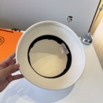 💰白色

爱马仕新款盆帽，百分百羊毛面料🦙%，头围57cm - Image 7