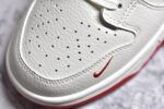 ▪️细节鉴定
NK SB Dunk Low Supreme联名 米白红勾 低帮休闲板鞋