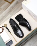 Gucci leather shoes, loafers - Image 2
