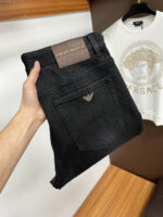 【Armani Jeans | Classic Denim, Embossed with Luxury DNA】 When streetwear meets haute couture, a pair of jeans can become a badge of status.
Deconstructing the language of denim with centuries-old craftsmanship, we infuse every inch of fabric with a modern attitude and luxurious details, making everyday wear a silent declaration of taste.
✨ A pair of jeans is an attitude, and even more so, a legacy.
It's not just a wardrobe essential, but also an interpretation of the brand's spirit—
"From suitcases to jeans, we have always defined the boundaries of luxury with the ultimate craftsmanship."
Sizes: 28-42