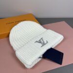 配防尘袋〈对版高品质，羊毛品质认准咯〉
路易威登LOUIS VUITTON🎩官方热卖爆款，羊毛针织毛线帽，时尚好品质高端大气，超柔软！超火爆💖质感很赞，出街超好搭配！时尚潮流！秋冬必备单品，快快入手哦！ - Image 3