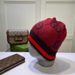 GUCCI Knitted Hat 😘  Cashmere material 🙆🏻 New products on the official website 😱 Simple and elegant 👍  The tight knitting method is very thick, soft and comfortable 🙈 Warm and stylish ❤️ can't bear to put it down 👍 Dear, hurry up and get it 👍😘 Unisex - Image 3