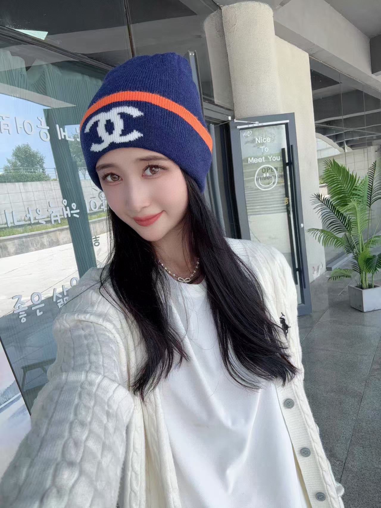 💰认准品质哦，精巯羊毛系列Chanel官网品质香奈儿秋冬网红时尚博主推荐款毛线帽，小红书爆款，手感超柔软舒适的针织线帽，弹性极佳！
