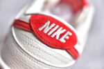 ▪️细节鉴定
NK SB Dunk Low Supreme联名 米白红勾 低帮休闲板鞋 - Image 4