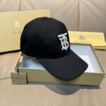 Comes with box and bag, Burberry counter popular original baseball cap, 1:1 mold customization, 3D embroidery, exquisite and flawless! 100% pure cotton fabric, meticulous workmanship, original factory quality, exclusive physical photography. - Image 4