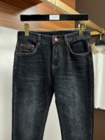 【Armani Jeans | Classic Denim, Embossed with Luxury DNA】 When streetwear meets haute couture, a pair of jeans can become a badge of status.
Deconstructing the language of denim with centuries-old craftsmanship, we infuse every inch of fabric with a modern attitude and luxurious details, making everyday wear a silent declaration of taste.
✨ A pair of jeans is an attitude, and even more so, a legacy.
It's not just a wardrobe essential, but also an interpretation of the brand's spirit—
"From suitcases to jeans, we have always defined the boundaries of luxury with the ultimate craftsmanship."
Sizes: 28-42 - Image 4