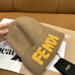 Fendi FENDI Knitted Hat 😘 😱 Simple and elegant 👍  The tight knitting method is very thick, soft and comfortable 🙈 Warm and stylish ❤️ can't bear to put it down 👍 Dear, hurry up and get it 👍😘 Same gender design! - Image 8