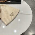 普拉达新款针织毛线帽 - Image 4