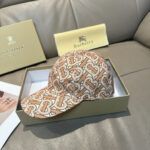 Comes with box and bag, Burberry's latest baseball cap, genuine custom made, brand new TB pattern, original printed fabric, meticulously crafted and flawless, original factory quality, exclusive physical shooting, easy to assemble! - Image 2