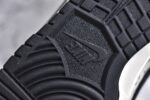 ▪️细节鉴定
NK SB Dunk Low 暴力熊系列-绑带米黄黑勾 低帮休闲板鞋 - Image 5