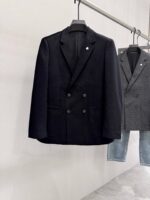 LP NuoyoupianyaColor: Black, Coffee, GreySize: M-4XL 178 135 pounds, wearing L, maximum wearing 190 poundsIntroduction: New men's wool suit jacket for autumn and winter 2025. The latest new product on the cabinet, exclusively launched nationwide, uses 60% wool fabric, with delicate and textured feel. The unique design of the entire garment is distinctive, and the pattern and cutting are quite stylish. It follows the brand's usual exquisite and elegant temperament, reproducing the contemporary style of men's clothing design. The most unique feature lies in the minimalist and atmospheric design, with a strong visual effect and strong style. The details and materials are exquisite everywhere, and the showcase is recommended to give men the most exquisite dressing. The high-end temperament is elegant, and it is a must-have for stylish men. - Image 4