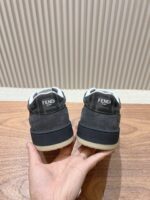 Fendi芬迪板鞋首款大头运动鞋~~fendi match篮球运动鞋，最新元素注入加FF复古的设计，超经典百搭系列……
鞋面采用牛皮和牛猄拼接组合，侧面凸起的双F logo，内里采用毛巾布里，TPU发泡组合双色大底不一般的舒适！情侣款35-44(男码加10) - Image 8