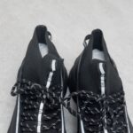 Moncler男士 Monte Runner 防水针织运动鞋
  该系列运动鞋延续了品牌的山地基因，透气防水，耐磨实穿，设计橡胶复合鞋底 适用于任何地形，具有耐久性和出色抓地力，增强缓冲和回弹力 搭配TPU尾翼，
  无论是都市漫游还是各类山地户外运动，都能轻松驾驭，潮酷个性叉充满科技感的外观，喜Gorpcore户外机能风的千万不能错过户外跑步都市漫步设计
Size:38-45 - Image 9