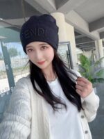 💰 FENDI's official website recommends a knitted hat that is popular among fashion bloggers for autumn and winter. It hides a subtle sense of luxury, with every line exuding a clean and elegant style. It is simple yet not simple, generous yet not out of style, and every detail showcases high-end taste. The sense of fashion becomes more and more enduring in restraint. - Image 9