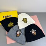 💰 FENDI's official website recommends a knitted hat that is popular among fashion bloggers for autumn and winter. It hides a subtle sense of luxury, with every line exuding a clean and elegant style. It is simple yet not simple, generous yet not out of style, and every detail showcases high-end taste. The sense of fashion becomes more and more enduring in restraint. - Image 8
