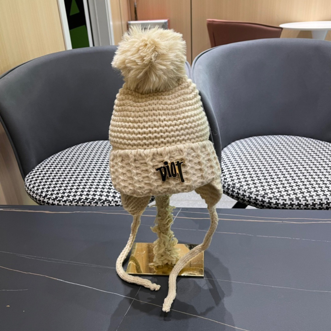 DIOR迪奥 加绒雷锋帽子女防风防寒东北帽百搭加厚骑行护耳帽