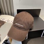 Balenciaga Balenciaga baseball cap. My family has already mastered Balenciaga's craftsmanship, which is sure to be a hit. Balenciaga's new washed cotton baseball cap is a must-haveHeavy industry craftsmanship, double B letter logo, innovative and fashionable trendy styleExclusive physical shooting for both men and women, adjustable for both genders - Image 6