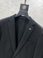 Dior 2023 Autumn/Winter New Products 📸 Casual and fashionable original suit set, with the brand's classic logo mark 👍🏻 Super generous, with lining design emphasizing perfect lines, perfectly blending the low-key and melancholic temperament of England with the exquisite and noble French style. A sleek and ergonomic cut, with a tall and handsome upper body, comfortable and slim fit, showcasing a gentlemanly demeanor. Selected suit fabric, with a soft and delicate touch, good luster and elasticity. Paired with this suit set, it is a great choice for stylish men. The silhouette and waist cinching cut add more comfort to their attire, making them look slim yet handsome! A must-have for trendy men! Counter size: S-2XL - Image 3