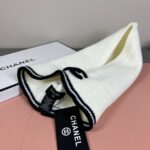 Chanel官网品质香奈儿秋冬网红时尚博主推荐款毛线帽，小红书爆款，手感超柔软舒适的针织线帽，弹性极佳！ - Image 3