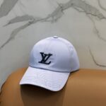 路易威登棒球帽LouisVuitton👒😍新款LV棒球帽，重工打造♥完美刺绣，高端大气，百搭款🤗男女通用！ - Image 8