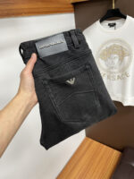 【Armani Jeans | Classic Denim, Embossed with Luxury DNA】 When streetwear meets haute couture, a pair of jeans can become a badge of status.
Deconstructing the language of denim with centuries-old craftsmanship, we infuse every inch of fabric with a modern attitude and luxurious details, making everyday wear a silent declaration of taste.
✨ A pair of jeans is an attitude, and even more so, a legacy.
It's not just a wardrobe essential, but also an interpretation of the brand's spirit—
"From suitcases to jeans, we have always defined the boundaries of luxury with the ultimate craftsmanship."
Sizes: 28-42