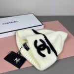 配防尘袋
香奈儿CHANEL🎩羊绒羊毛品质针织帽，时尚好品质高端大气，超柔软！超火爆💖质感很赞，出街超好搭配！时尚潮流！秋冬必备单品，快快入手哦！ - Image 5