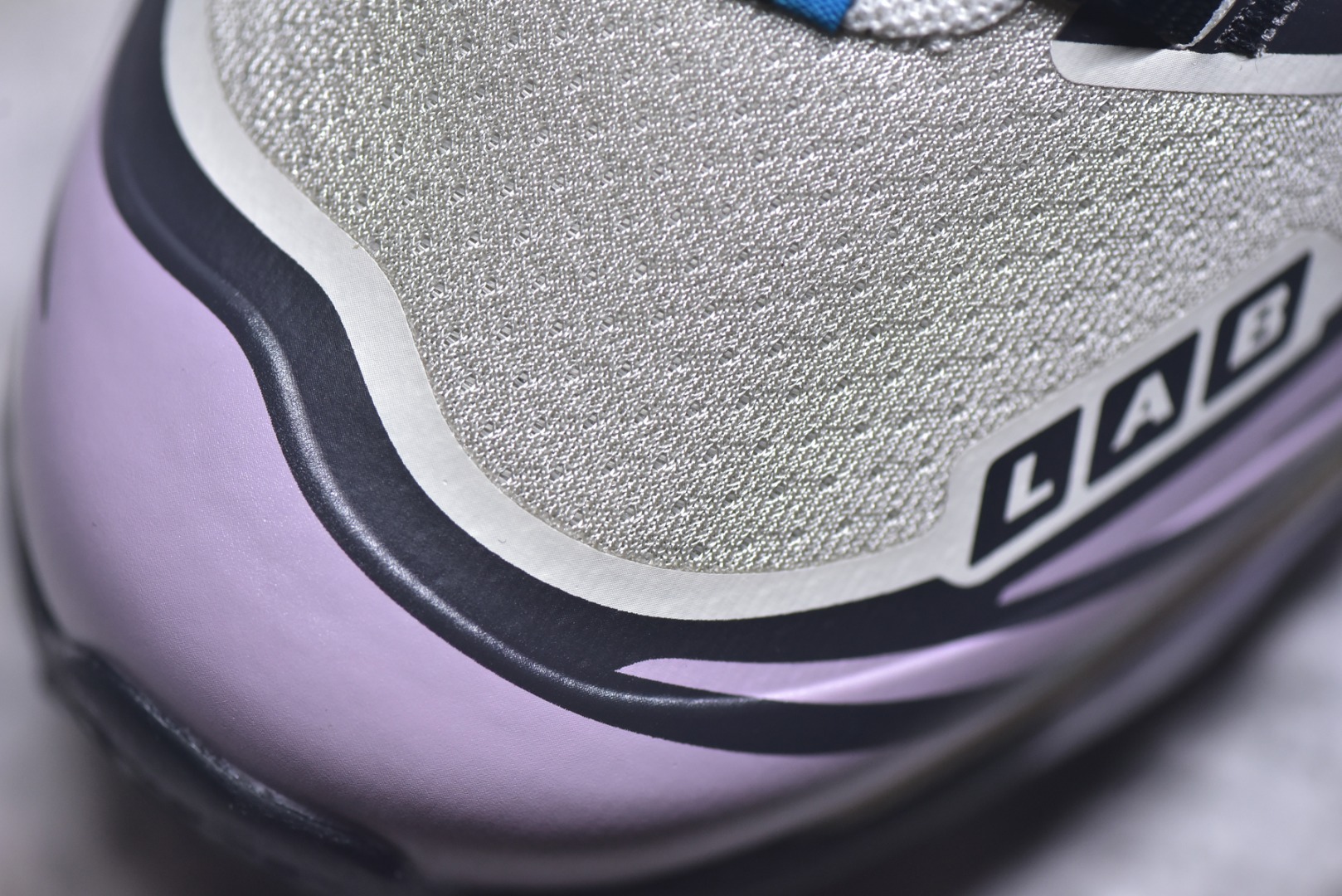 ▪细节鉴定
法国户外品牌-萨洛蒙 Salomon XT-6 萨洛蒙复古潮流户外机能登山跑鞋