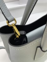 Prada bags - Image 9