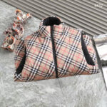 巴宝莉 秋冬季新品🌟时尚顶级马甲羽绒棉服填充进口羽绒朵，进口面料，加厚棉服里布最高标准，绝不跑绒，辅料五金全部原厂定做，10年专注服装生产，保证每件衣服的平整性，羽绒服界的劳斯莱斯！尺码：M～XXXL 下单报身高体重 - Image 5